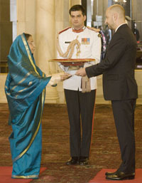 Ambassador of France Francois Richier presenting his credentials to the President Pratibha Patil in New Delhi