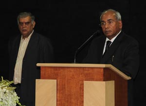 Dr U S Awasthi paying his homage to Surinder Jakhar