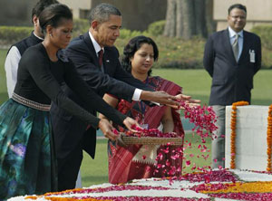 Obamas at Raj Ghat