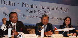 Chairman, Stic Group, the GSA for Philippine Airlines in India Subhash Goyal; President and Chief Operating Officer Jaime J Bautista; and PAL Executive Vice President-Commercial Group Ms Vivienne K. Tan at the press conference in New Delhi