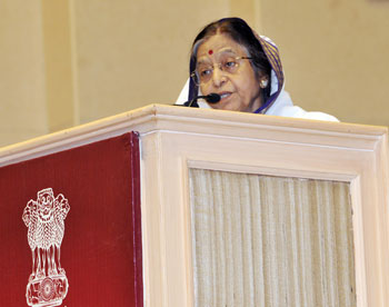 The President Pratibha Devi Singh Patil addressing at the Hindi Divas function, in New Delhi on September 14, 2011