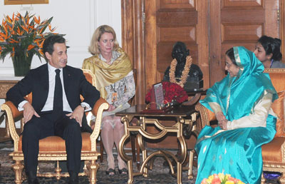 The President of France, Mr. Nicolas Sarkozy meeting the President, Smt. Pratibha Devisingh Patil, at Rashtrapati Bhavan, in New Delhi on December 6, 2010.