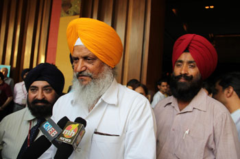 Sukhbir Singh Badal inaugurates HRANI convention in Amritsar