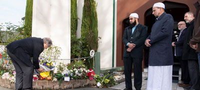 Secretary-General Ant&oacute;nio Guterres speaks to the press after visiting Al Noor Mosque in Christchurch, New Zealand, to pay respects and show solidarity for Ramadan. The Mosque was the first site of two terrorist attacks that took place on March 15, 2019. UN Photo/Mark Garten